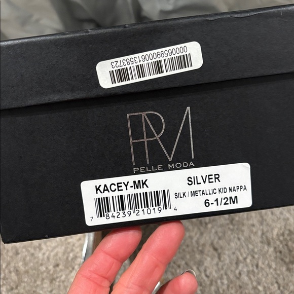PELLE MODA 6.5 

KACEY EVENING SANDAL SILVER LEATHER - Picture 6 of 7